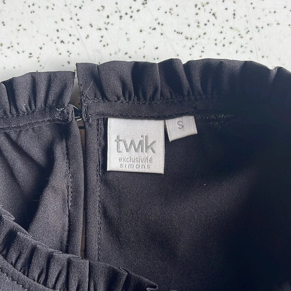 Puff Sleeve Ruffle Neck Blouse - Picture 6 of 7